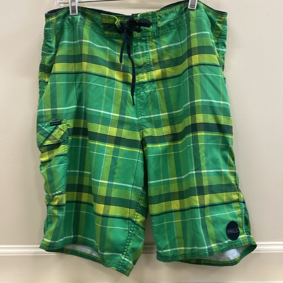 O'Neill Other - O’Neill men size 36 striped swim trunks